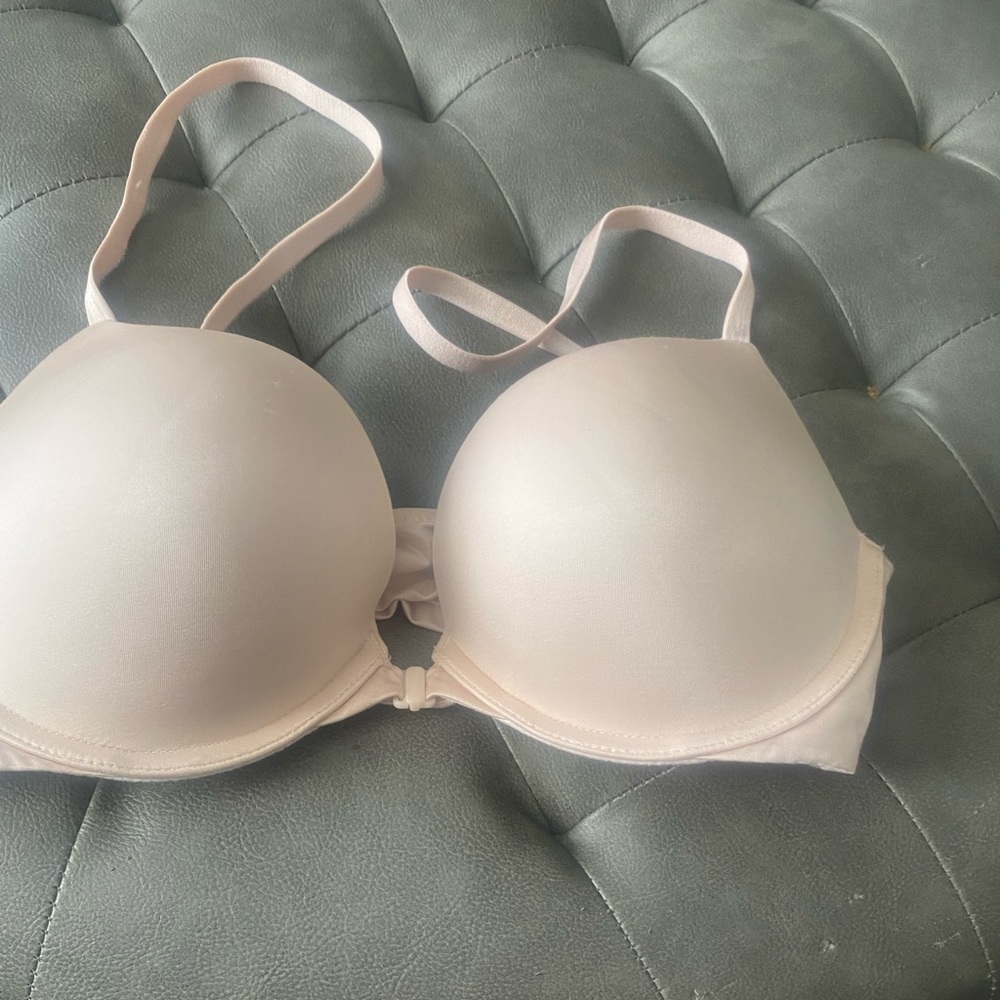 Victiora secret size 34C slightly used